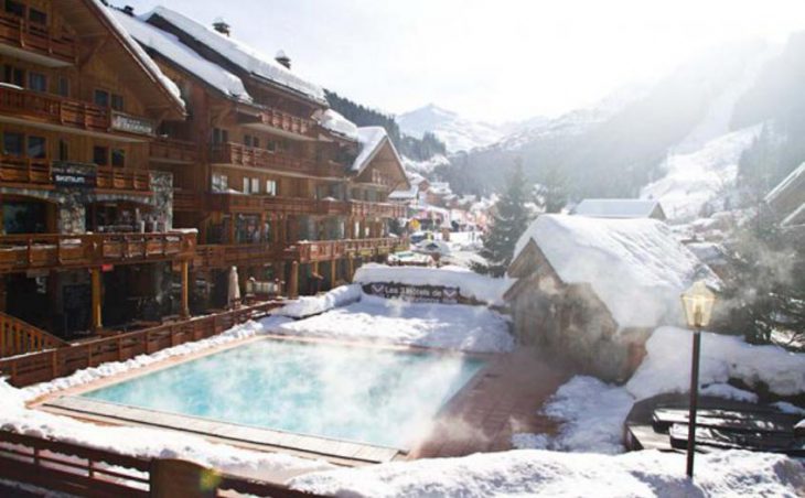 Ski Hotel L'Eterlou in Meribel , France image 3 
